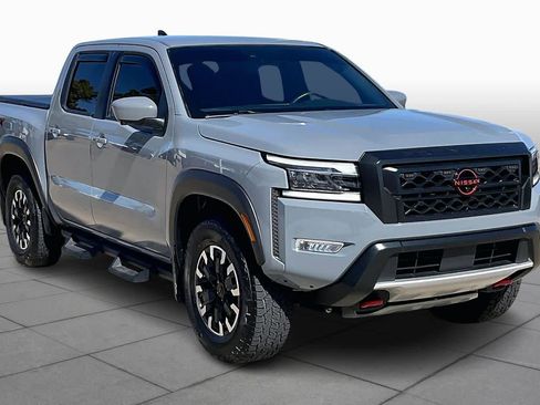 Used 2024 Nissan Frontier PRO-4X w/ Pro Convenience Package image 3