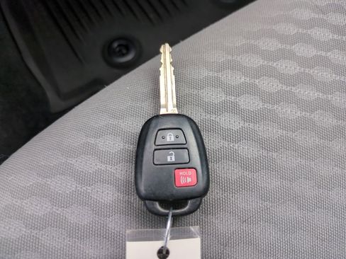 Used 2022 Toyota Tacoma SR image 27