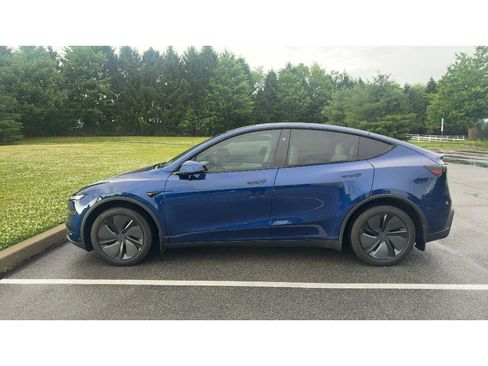 Used 2026 Tesla Model Y Long Range AWD/4WD image 2