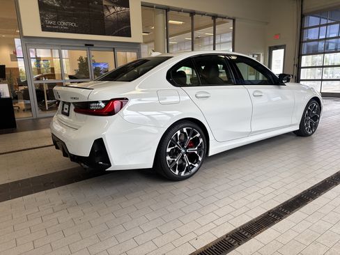 Used 2025 BMW 330i xDrive Sedan w/ M Sport Package image 5