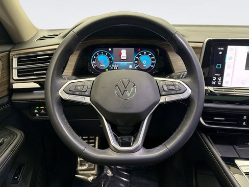 Used 2024 Volkswagen Atlas SEL Premium R-Line image 12