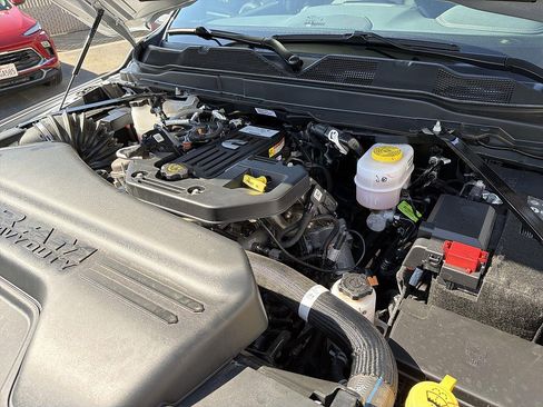 Used 2026 RAM 2500 Laramie AWD/4WD image 29