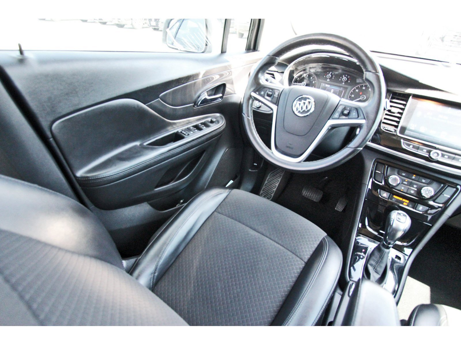 Used 2020 Buick Encore Preferred FWD image 12