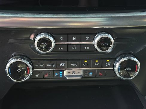 Used 2022 Ford F150 Lariat w/ Equipment Group 502A High AWD/4WD image 16