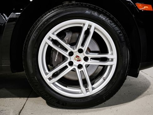 Used 2024 Porsche Macan image 51