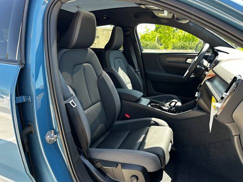 Certified 2024 Volvo C40 Recharge Core w/ Climate Package image 8