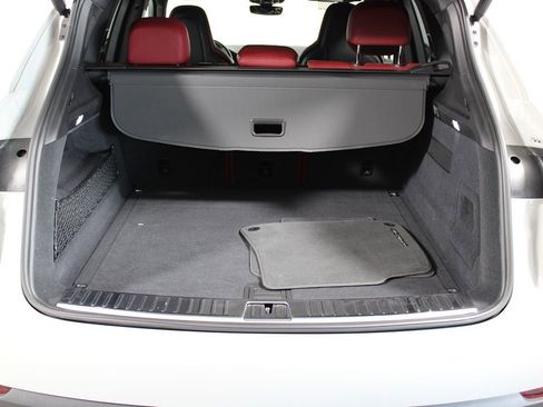 Used 2022 Porsche Cayenne Premium Pkg image 35