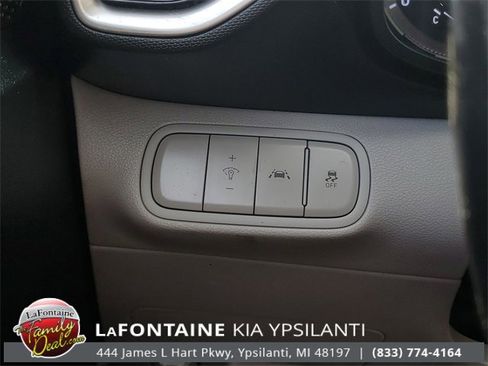 Used 2021 Hyundai Venue SEL image 15