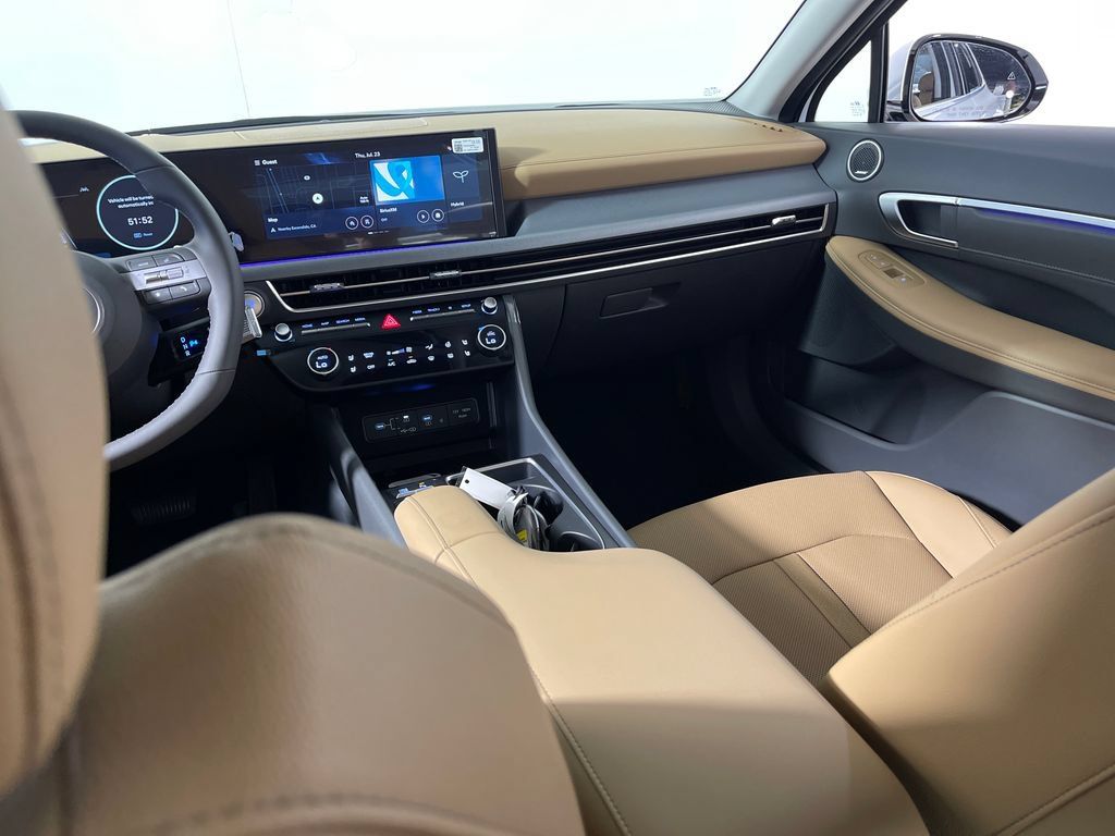 New 2026 Hyundai Sonata Limited FWD image 17