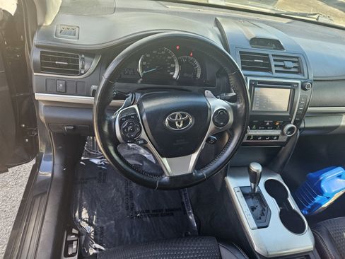 Used 2013 Toyota Camry SE FWD image 14