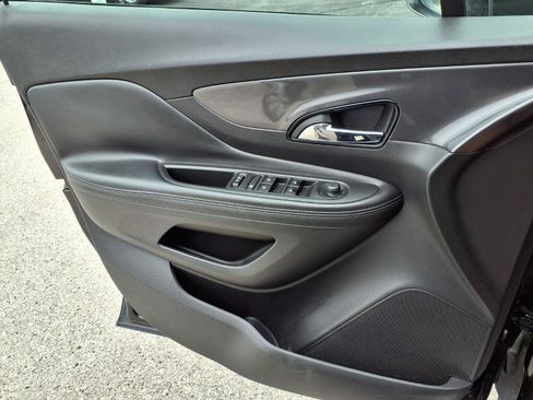 Used 2020 Buick Encore Preferred FWD image 19