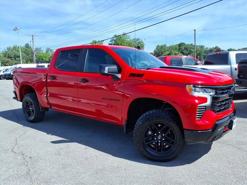 Used 2024 Chevrolet Silverado 1500 LT Trail Boss w/ Convenience Package II AWD/4WD image 2