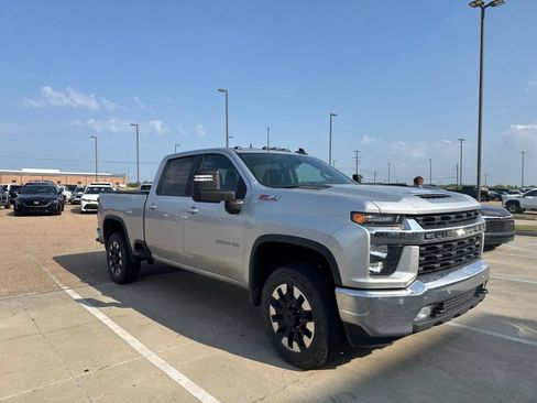 Used 2020 Chevrolet Silverado 2500 LT w/ All Star Edition AWD/4WD image 4