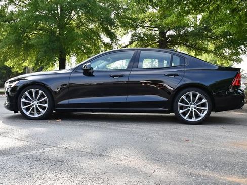 Used 2019 Volvo S60 T5 Momentum w/ Multimedia Package FWD image 4