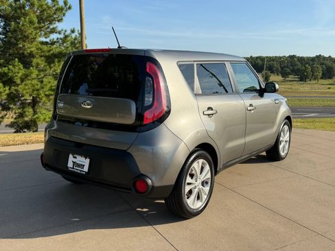 Used 2014 Kia Soul + FWD image 6