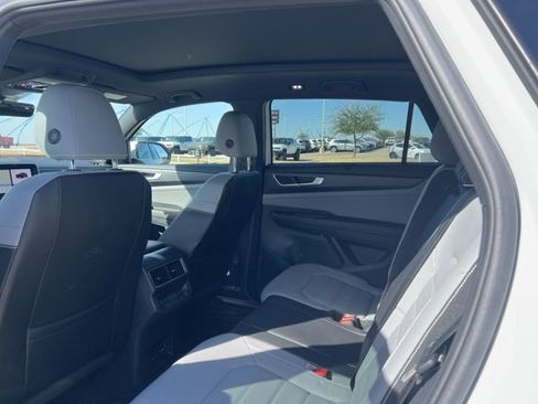 Used 2024 Volkswagen Atlas Cross Sport SEL R-Line image 12
