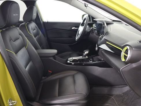 Used 2024 Chevrolet Trax ACTIV w/ Driver Confidence Package FWD image 19