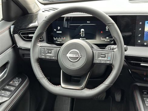 New 2026 Nissan Kicks SR image 18