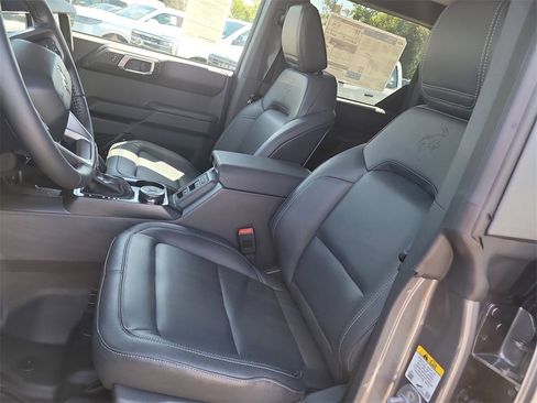 New 2025 Ford Bronco Badlands image 16