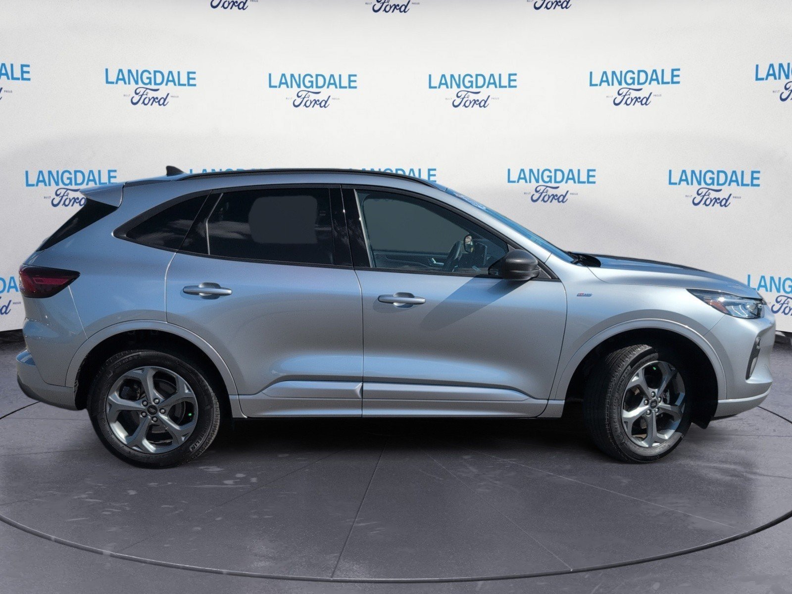 Used 2024 Ford Escape ST-Line w/ Tech Pack #1 AWD/4WD image 3