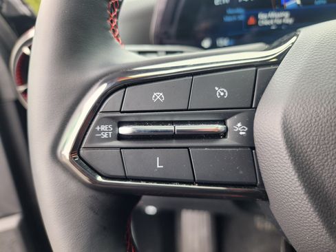 Used 2025 Chevrolet Equinox RS w/ Convenience Package III image 27