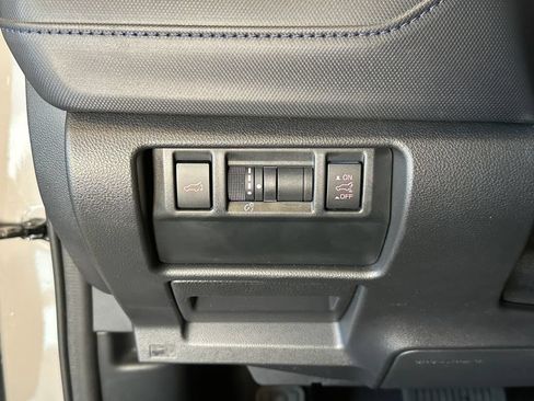 Used 2025 Subaru Forester Limited AWD/4WD image 18