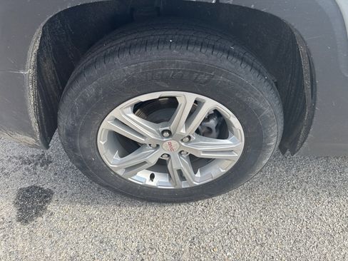 Used 2024 GMC Terrain SLE image 17