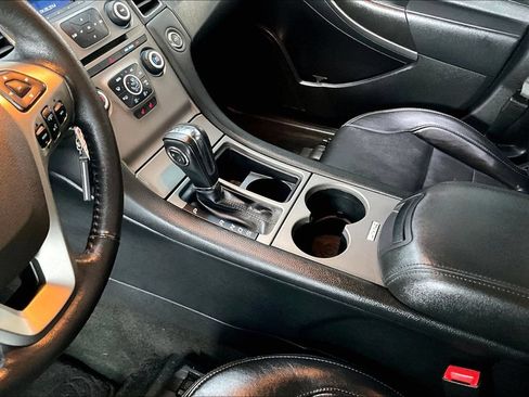 Used 2018 Ford Taurus SEL FWD image 17