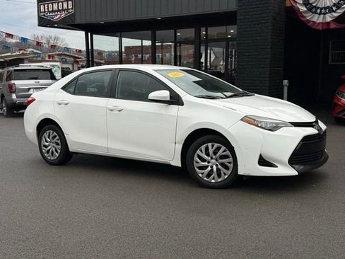 Used 2017 Toyota Corolla LE image 2