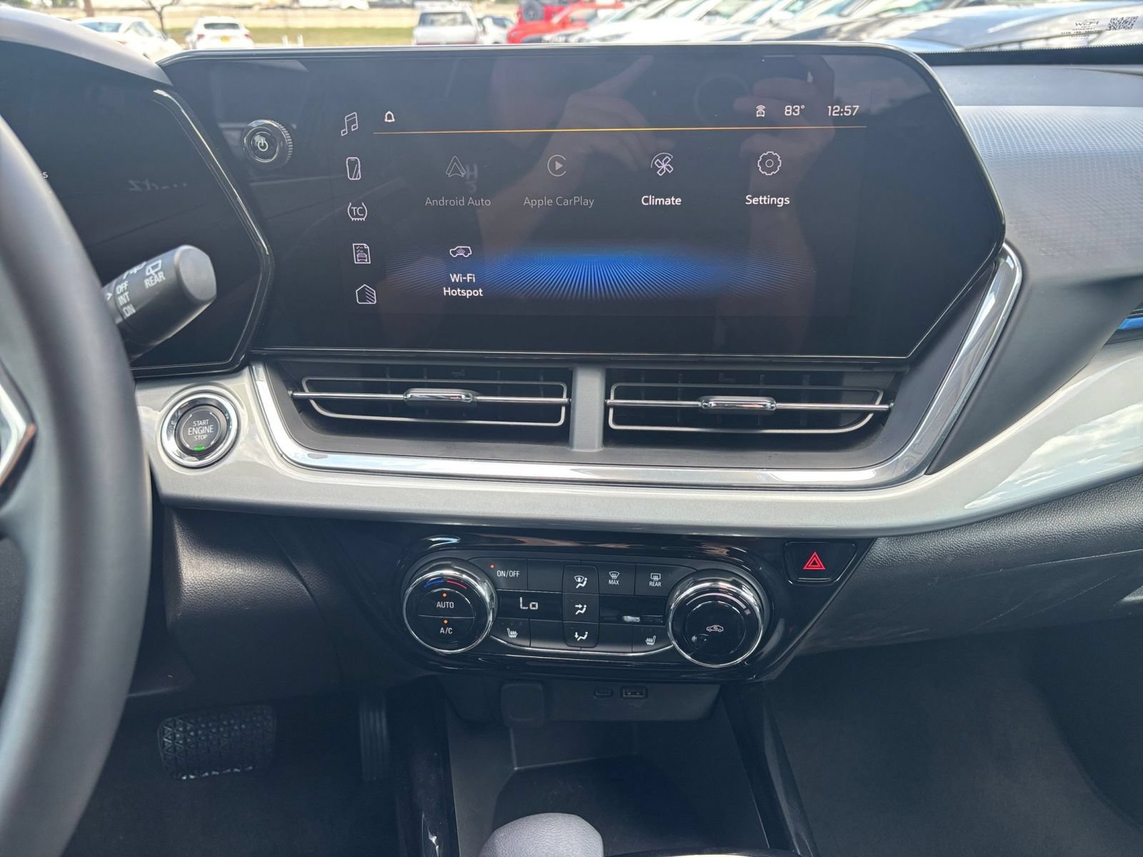 Used 2025 Chevrolet Trax LT w/ LT Convenience Package FWD image 16