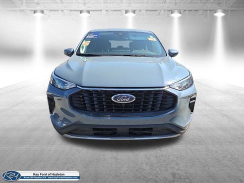 Used 2023 Ford Escape Active w/ Tech Pack #2 AWD/4WD image 2