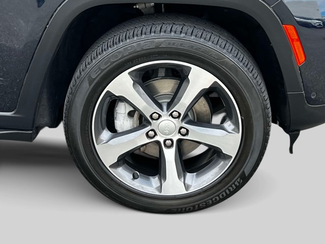 Used 2023 Jeep Grand Cherokee Limited w/ Luxury Tech Group II AWD/4WD image 7