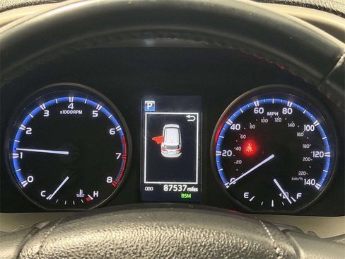 Used 2018 Toyota RAV4 XLE image 29