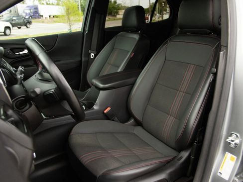 Used 2024 Chevrolet Equinox RS FWD image 19