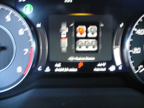 Used 2022 Acura RDX SH AWD w/Tech 4dr SUV w/Techno image 11