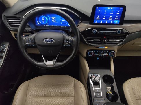 Used 2020 Ford Escape Titanium image 22