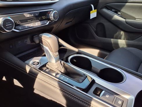 New 2025 Nissan Altima 2.5 SL image 18