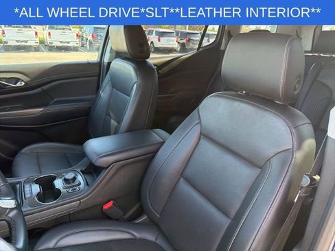 Used 2023 GMC Acadia SLT image 16