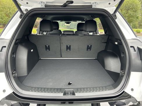 New 2026 GMC Terrain AT4 w/ Technology Package II image 38