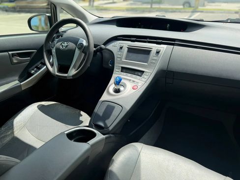 Used 2015 Toyota Prius Two FWD image 17