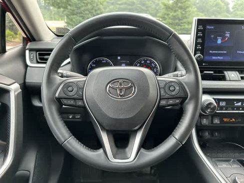 Used 2022 Toyota RAV4 XLE w/ Convenience Package AWD/4WD image 8