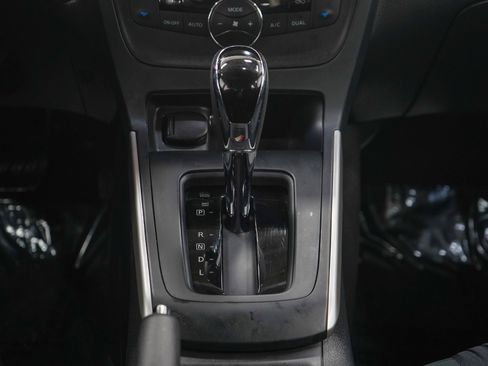 Used 2019 Nissan Sentra SV FWD image 18