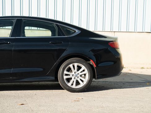 Used 2015 Chrysler 200 Limited w/ Convenience Group image 8