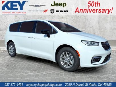New 2026 Chrysler Pacifica Select
