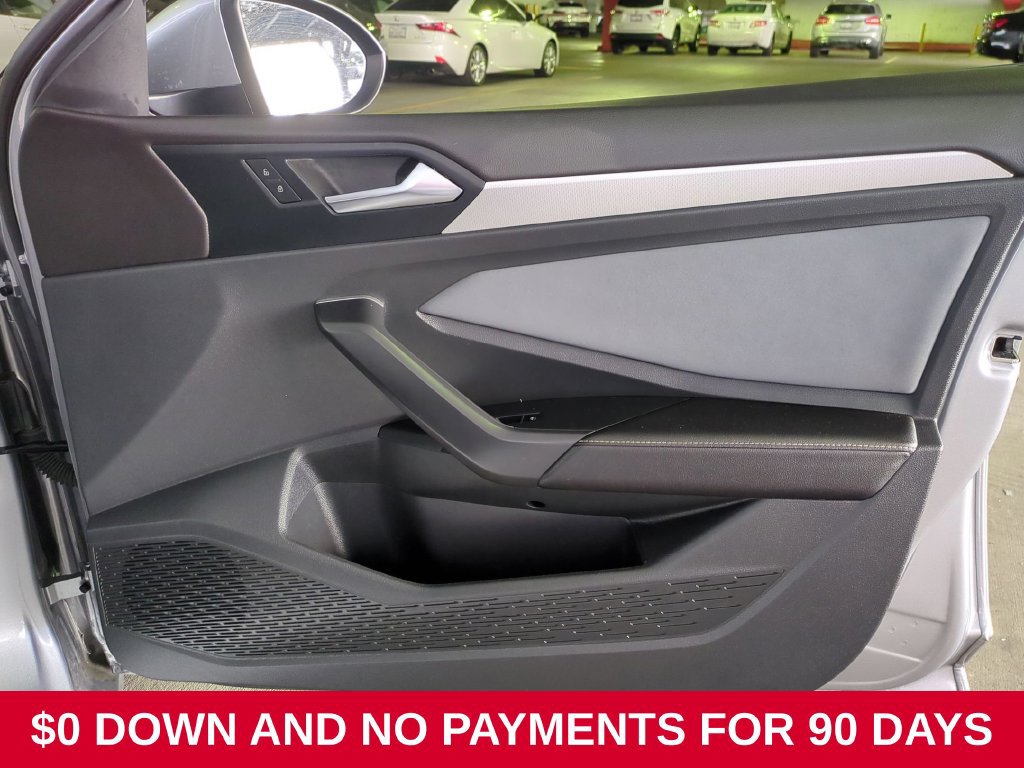Used 2025 Volkswagen Jetta SE FWD image 30