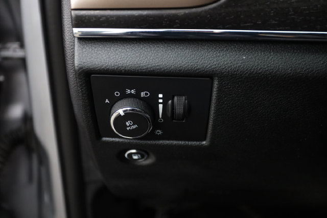 Used 2015 Jeep Grand Cherokee Limited AWD/4WD image 44