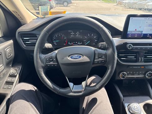 Used 2020 Ford Escape SEL image 8