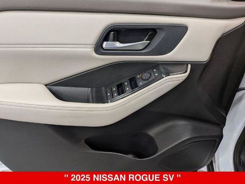 Certified 2025 Nissan Rogue SV w/ SV Premium Package AWD/4WD image 15