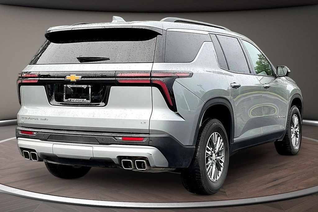 Used 2024 Chevrolet Traverse LT AWD/4WD image 6