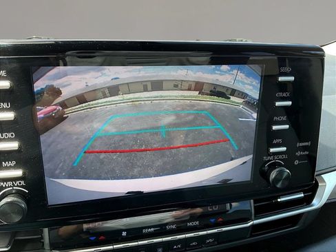 Used 2021 Toyota Sienna LE FWD image 14